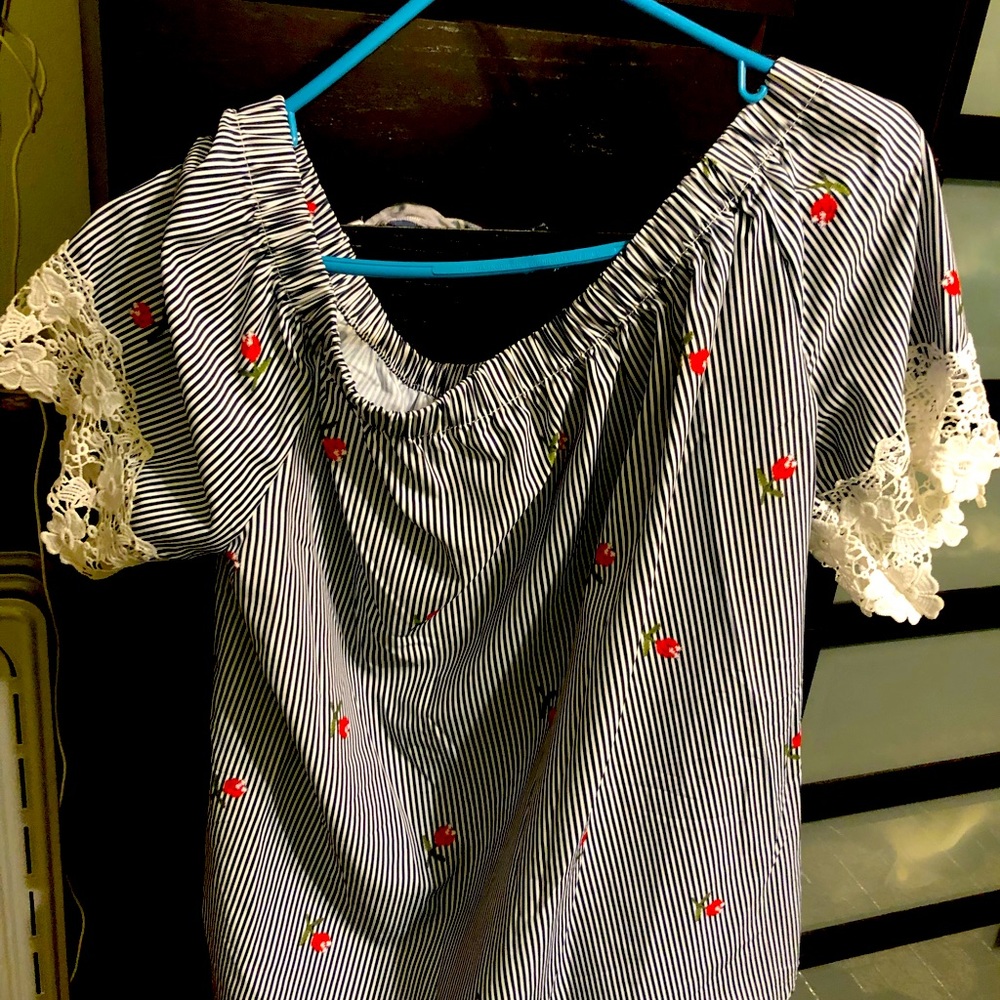1 X blouse with lace